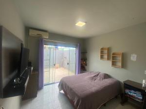 Casa 4km do Aeroporto e Parque Beto Carrero sem trânsito