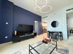 Mahenti - Spacious 1-Bedroom Apartment in JVC