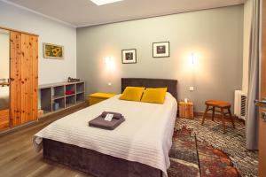 White LUX apartments next to the Old town with free parking