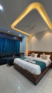 Hotel Shreenath Kathiyawadi And Pure Veg Kathiyawadi Restaurant Udaipur