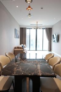 Metropole The Crest Thủ Thiêm Apartment by Atria