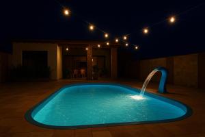 Casa próximo à praia com piscina , hospeda até 20 pessoas