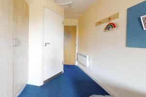 Student Only Gold Studio At McMillan Residence