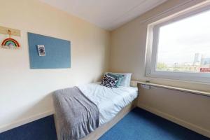 Student Only Gold Studio At McMillan Residence