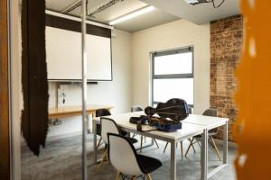 Student Only Gold Studio At McMillan Residence