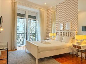 Downtown 7 Bedroom Apartment - Liberdade