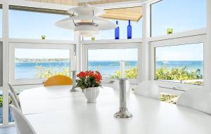 Magical Front Row Sea Views At Anslet Beach