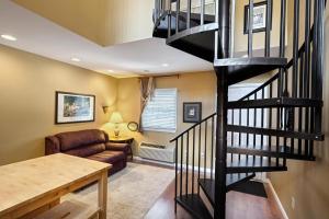 Suites On Chocolate - The Theater