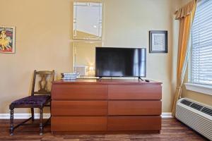 Suites On Chocolate - The Theater