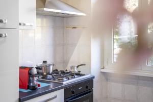 ArtStay AC Apt Near Metro, Fiumicino Airport