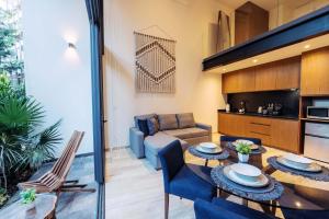 Chic Boho Loft - Jungle Vibe 1BR in Mistiq Temple 2