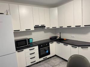 Prestige apartments ,Саймона Сміта 10,центр міста,тепла і комфортна