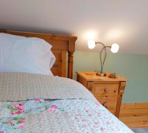 Wesley House Holidays - Choice of 2 Quirky Cottages in 4 private acres