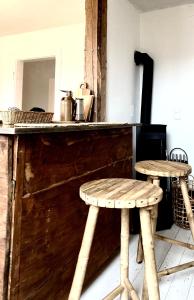 Uriges Apartment 60qm in einem alten Häuschen am Waldrand - 10km bis Würzburg