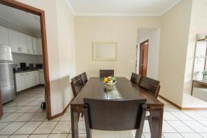 Apto com Garagem e Ar-condicionado a 600m da Praia