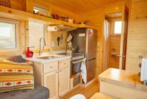 Rio TinyHome w View, Hot Tub 2 miles to Hot Spring