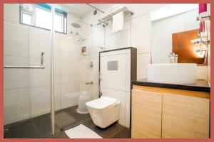 RISING HOTEL R-BANARASIA INN - Free Wi-Fi And LIFT Facilities With Spacious Parking And Restrurant - Near The Holy Kashi Vishwanath Temple BEST HOTEL