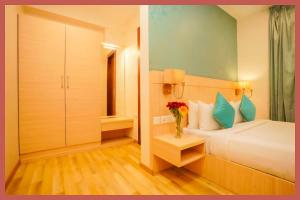 RISING HOTEL R-BANARASIA INN - Free Wi-Fi And LIFT Facilities With Spacious Parking And Restrurant - Near The Holy Kashi Vishwanath Temple BEST HOTEL