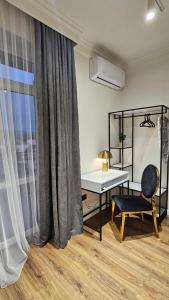 Black Room Apartment