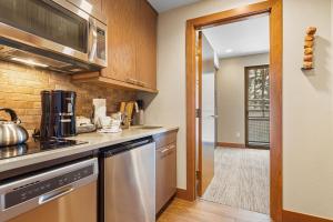 Grand Colorado on Peak 8 Suite - Ski-inout