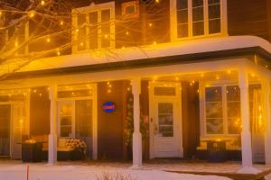 Le 900 Tremblant Inn Café and Bistro