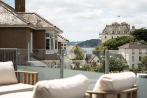 Spacious House nr Castle Beach Parking & Sauna