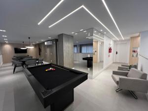 Apartamento com área de lazer completo à 100 metros da praia de Mariscal - Bombinhas