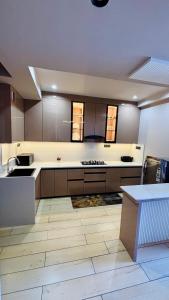 7 mins to Taj Mahal, Family friendly,Free Parking