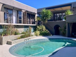 Penguins Cove Coastal Haven Studio Apartment-Bloubergstrand