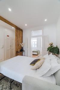 Stylish Apartment near LXFactory with Balcony