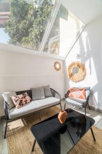 Stylish Apartment near LXFactory with Balcony