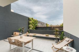 Prata Prime 2BR Apartment with Pool