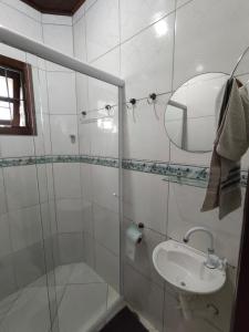 Casa em condomínio no centro de Bertioga