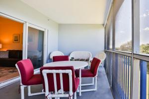 NSB Oceanwalk 5-203- Winding Waterways