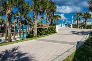 Daytona Hawaiian Inn 322