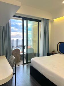 MT Home Hillside seaview