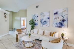 Pool Access, 7 Mi to Disney Family Getaway!