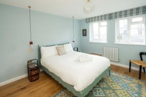 4BD Townhouse w Garden for 8 Adults & 4 Children