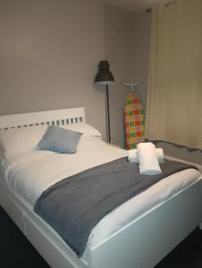 large 1 bedroom flat with garden in Camden