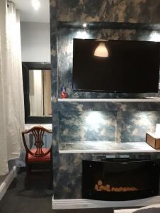 large 1 bedroom flat with garden in Camden