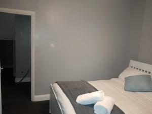 large 1 bedroom flat with garden in Camden