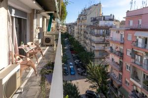 Stylish 3 bedrooms Apartment with Balcony in Central Thessaloniki