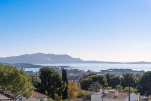 APPARTEMENT BANDOL VUE MER PANORAMIQUE AU CALME parking