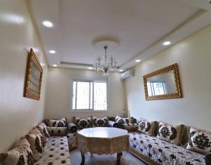 Authentiek appartement in gewilde wijk Kawacim op korte afstand van alle belangrijke trekpleisters