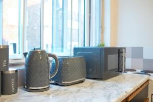 Cosy 2 BR Apt, DLR, London City Airport & ExCeL