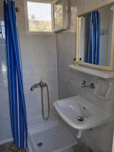 "Spyros" 1-Room Apartment - Simple, cozy, close to the beach