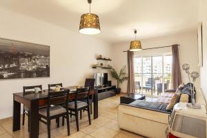 C02 - Luxury 3 Bed With Pool View