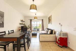 C02 - Luxury 3 Bed With Pool View