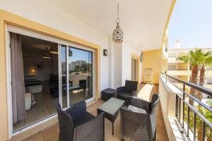 C02 - Luxury 3 Bed With Pool View