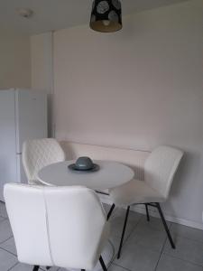 Four-bedroom house, kitchen, TV in each bedroom